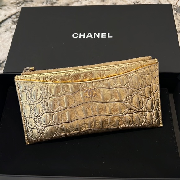 Chanel metallic embossed crocodile Wallet - Picture 2 of 10